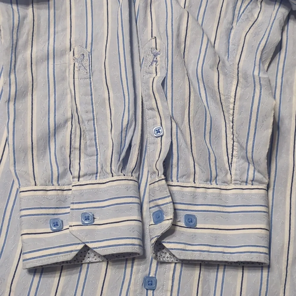 Bugatchi Men's Dress Shirt Blue White Pinstripe Casual Button Down 100% Cotton M